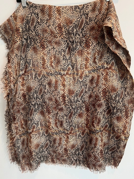 Aritzia Accessories - Aritzia/Auxillary 100% Wool Lightweight Blanket Scarf Snakeskin Print 62"x52"
